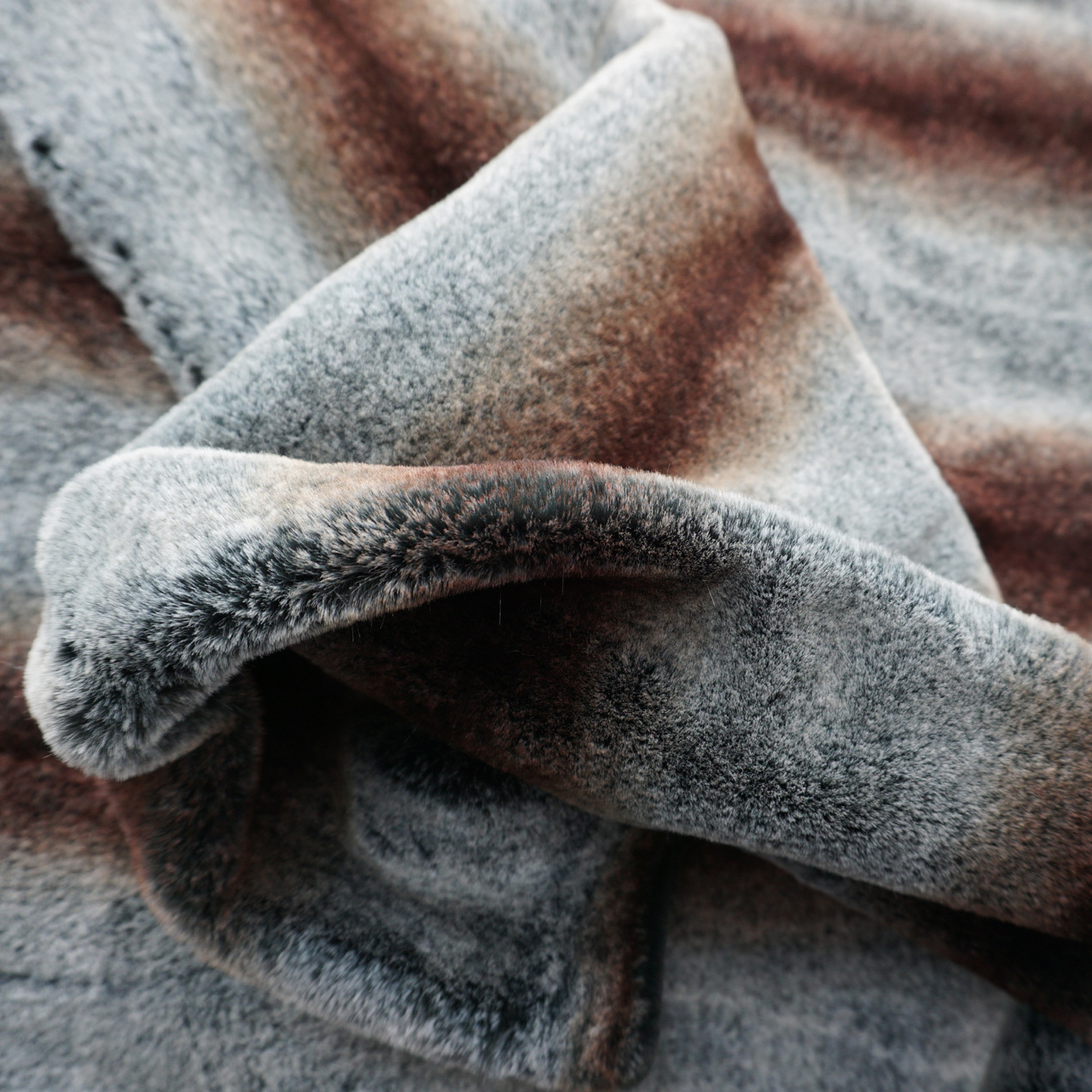 供应 新品 三色印条仿兔毛 割圈绒 人造长毛绒