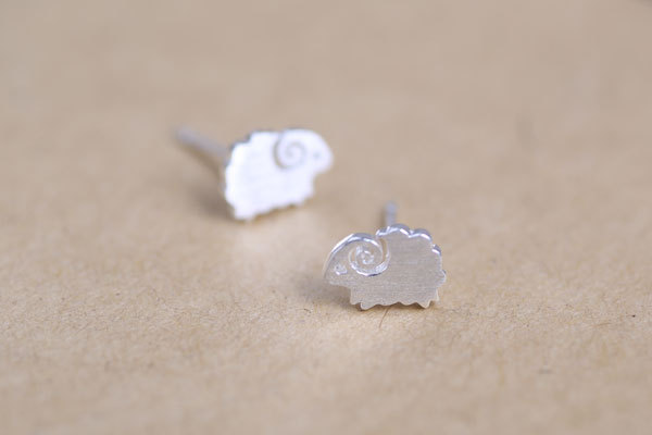 Cute Little Sheep Animal Ear Stud Alloy Plating Simple Matte Sheep Ear Pin Wholesale display picture 8