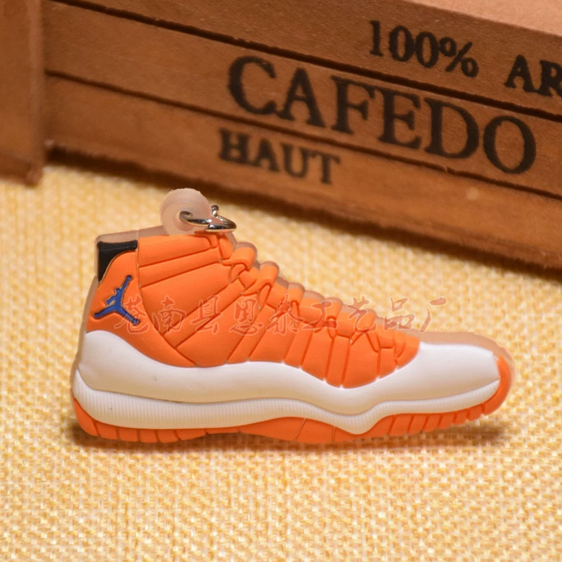 Брелок (Air Jordan) миниатюрная кроссовка Jordan 11, мягкий PVC, 6×3.5 см, легкая коллекционная вещь