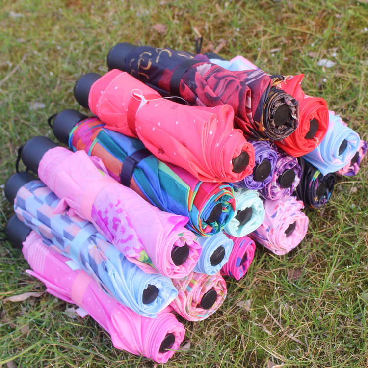 厂家直销三折格子雨伞 8K三折伞 迷你便携式雨伞 短柄折叠雨伞