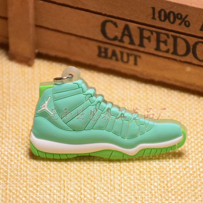 Брелок (Air Jordan) миниатюрная кроссовка Jordan 11, мягкий PVC, 6×3.5 см, легкая коллекционная вещь