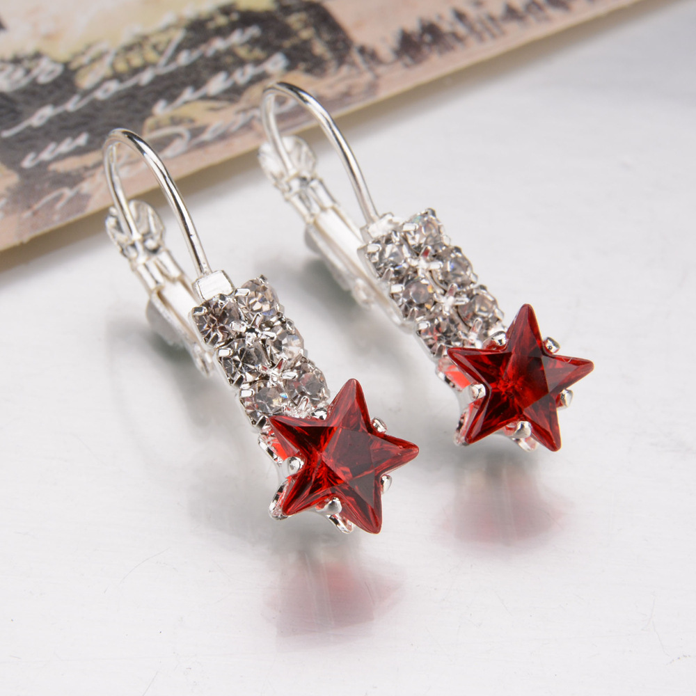 Star Crystal Cien Pendientes Hermosos Pendientes De Diamantes De Cuatro Garras Brillantes Mujeres Al Por Mayor display picture 4