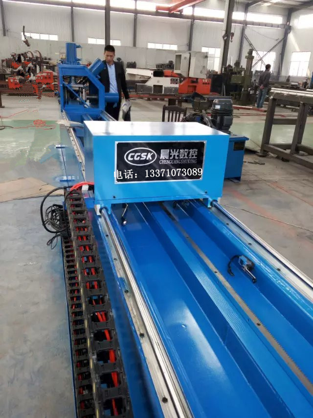 河北邯郸角钢角铁冲孔机 扁钢打孔机 电力横担角钢支架冲孔机