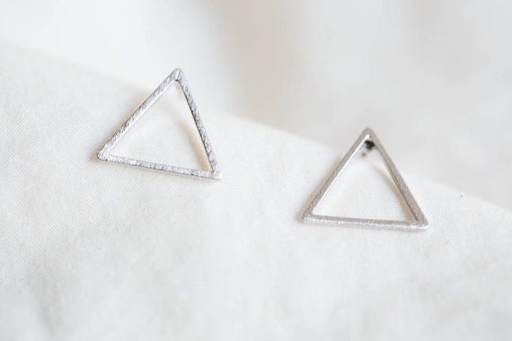 Simple Geometric Hollow Triangle Earrings display picture 2