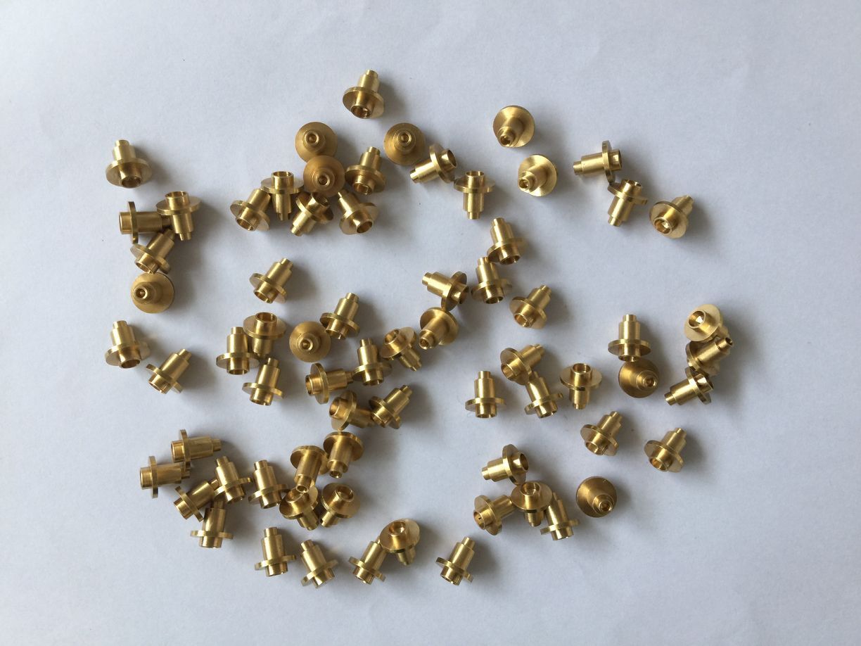 【厂家直销】供应各种优质小五金车削件，铜套，铜铆钉 质优价良