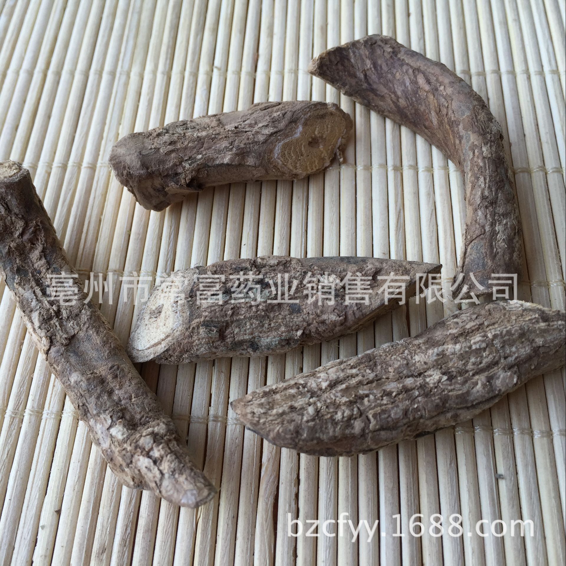 Wu Gu Teng Dried Herb Segments 乌骨藤 500g Traditional Chinese Herbal Ingredient for Cooking and Decoction key features