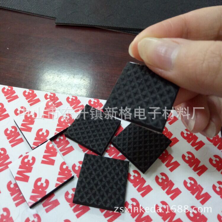 厂家长期生产 单面背胶eva垫 黑色方形eva垫 圆形自粘eva脚垫