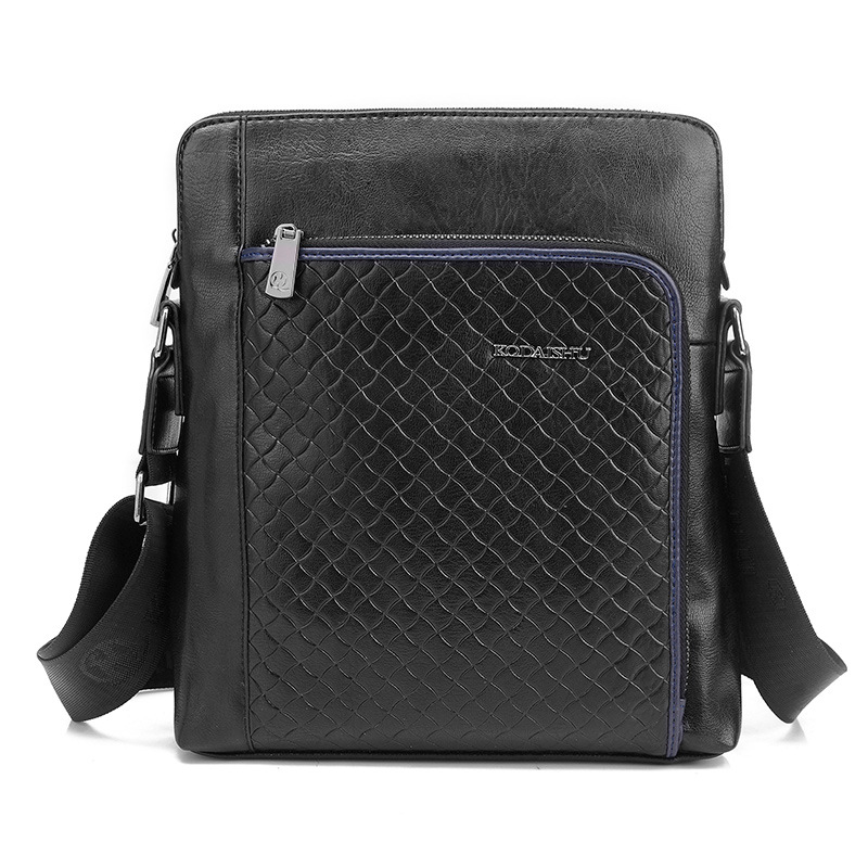 Черное плечо