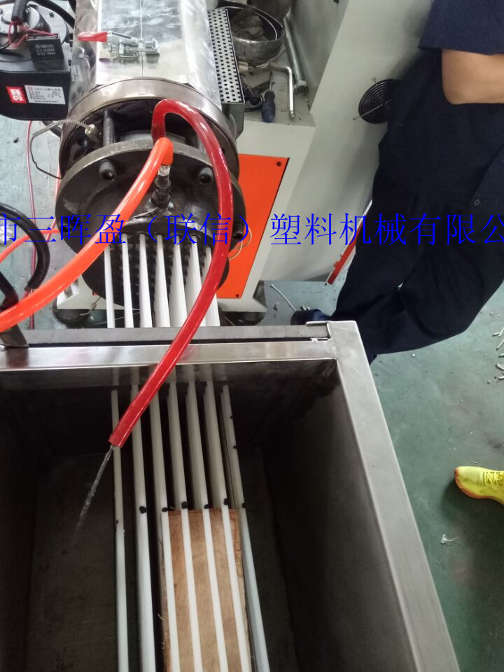 尼龙加玻璃纤维隔热异形条挤出机适用多种规格尼龙隔热条挤出