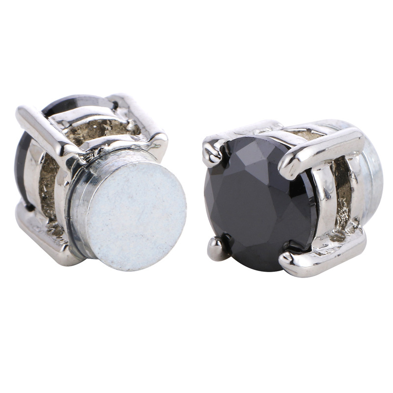 Silver pointed spike labret stud material detail