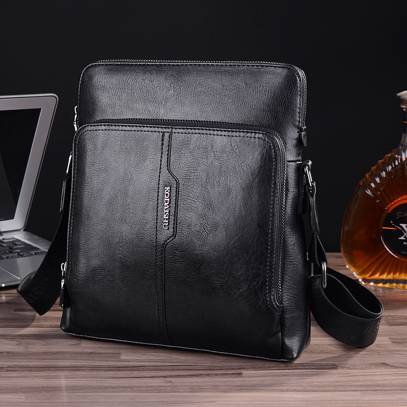 Черное плечо