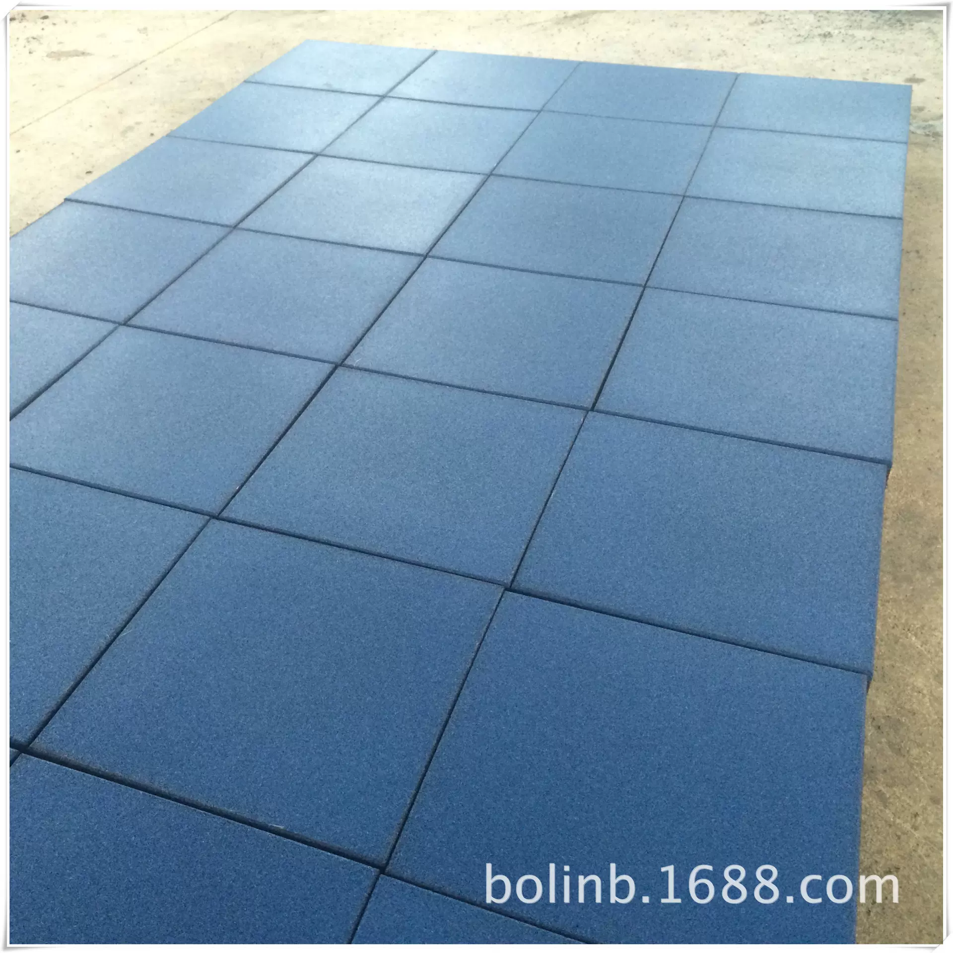 游乐场橡胶地垫 游乐场再生橡胶地砖 游乐场安全地垫