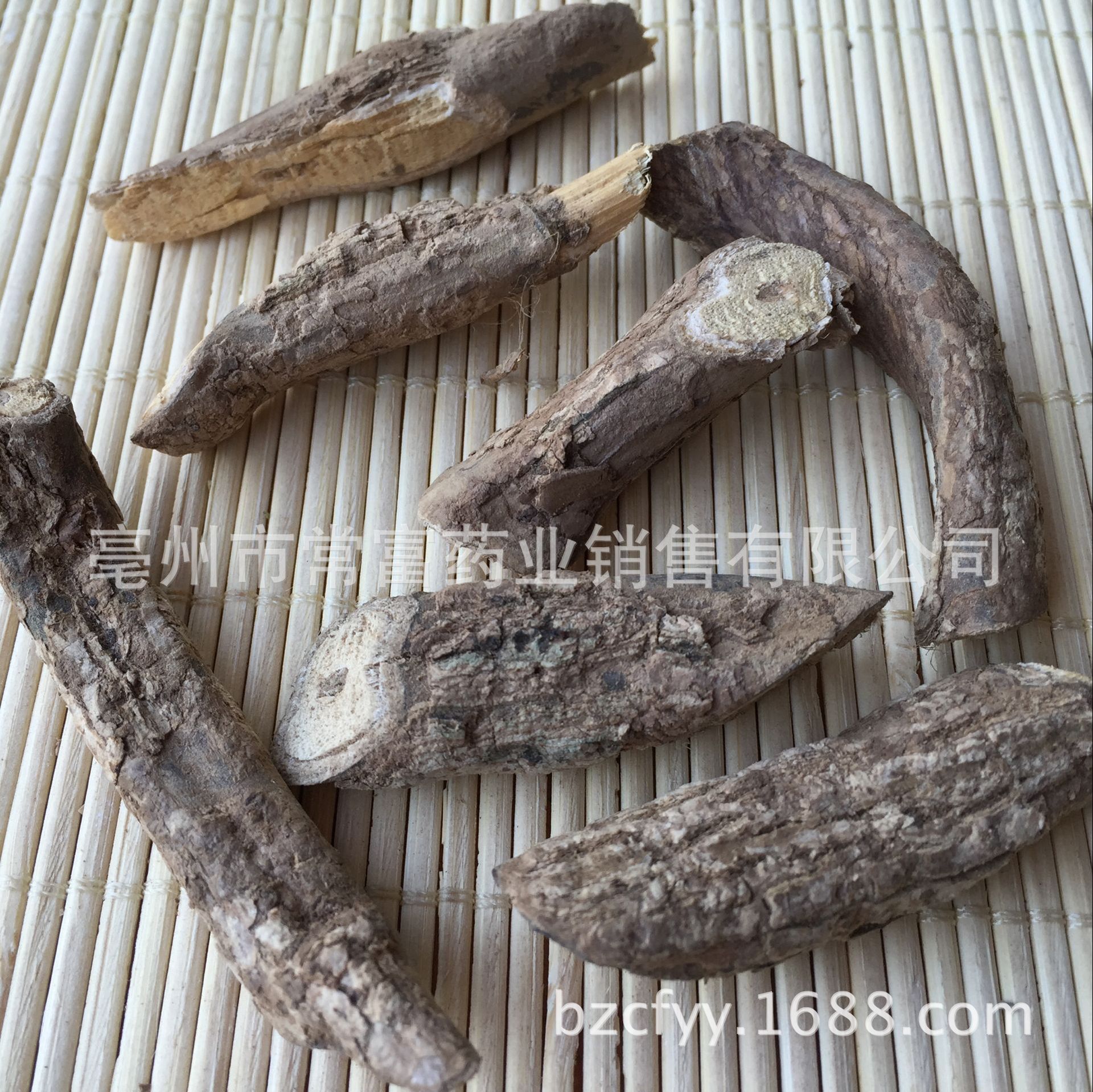 Wu Gu Teng Dried Herb Segments 乌骨藤 500g Traditional Chinese Herbal Ingredient for Cooking and Decoction quality and texture