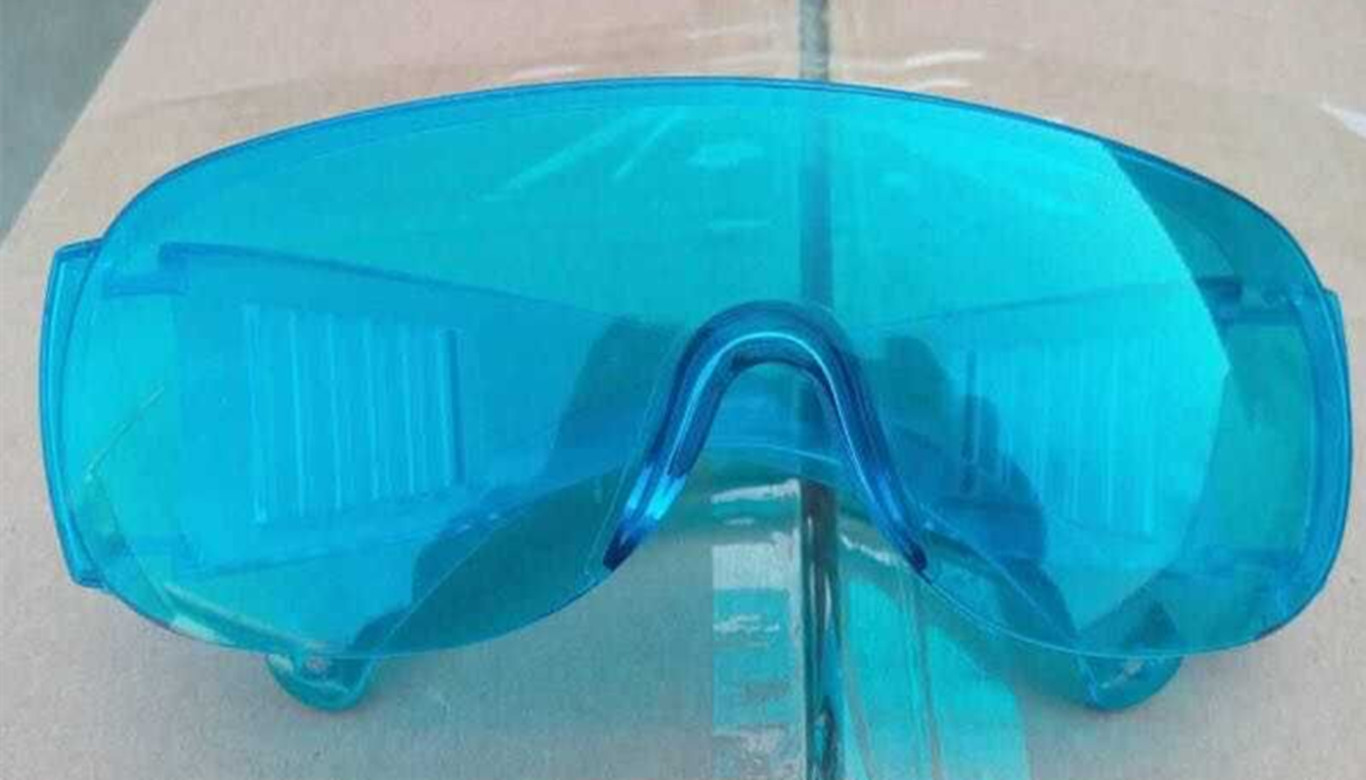 2706074283_1390659736