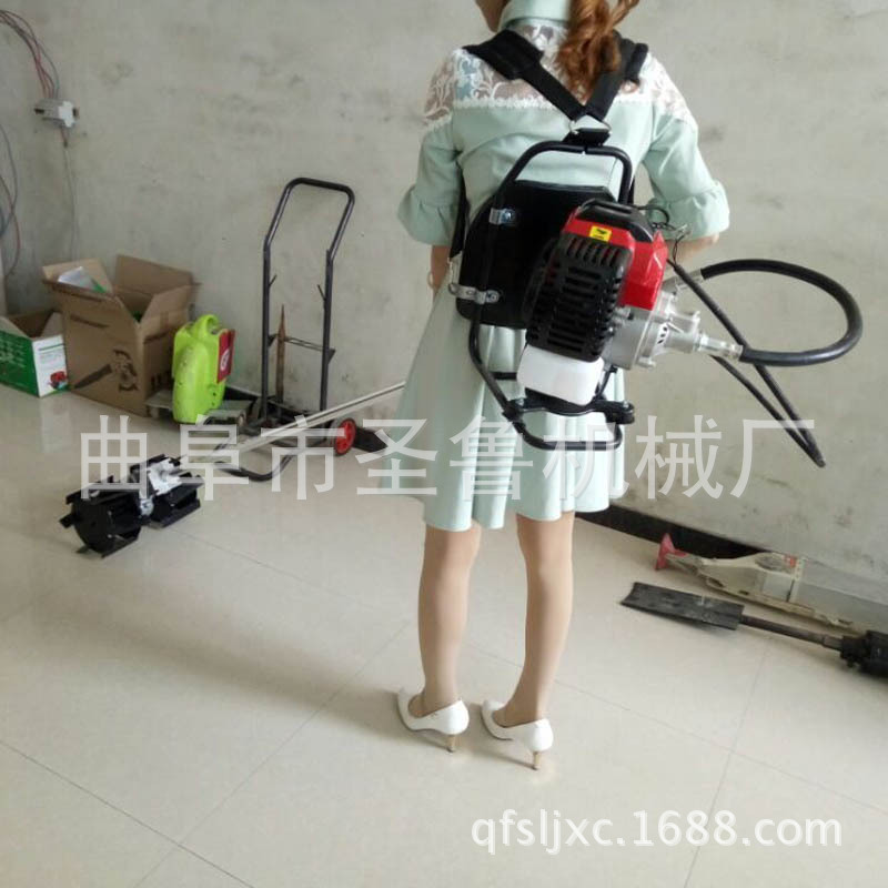 背负式除草机