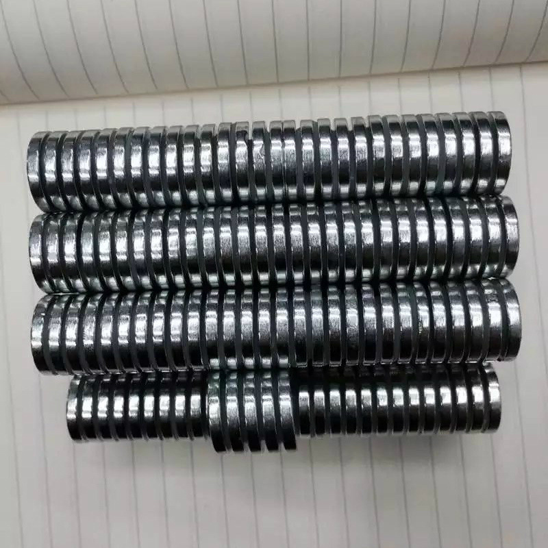 厂家直销 圆形小磁铁 强力磁铁 吸铁石 钕铁硼磁铁16*2MM