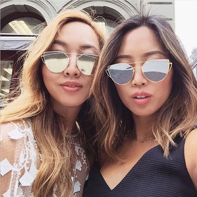 2796339941_1234125702