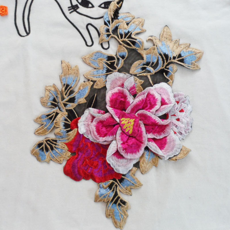 DIY服装辅料外贸原单水溶网纱刺绣3D立体五花瓣梅花布贴