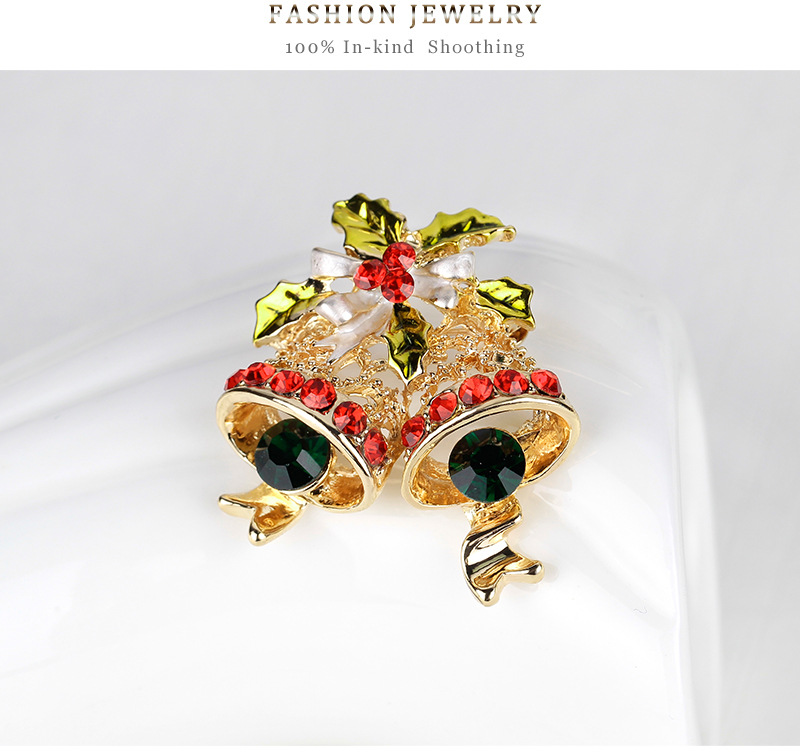 Christmas Deer Brooch Image 5