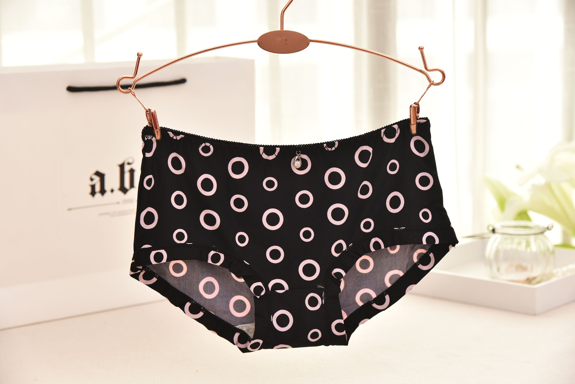 Slip jeunesse en soie Ice - Ref 654921 Image 37