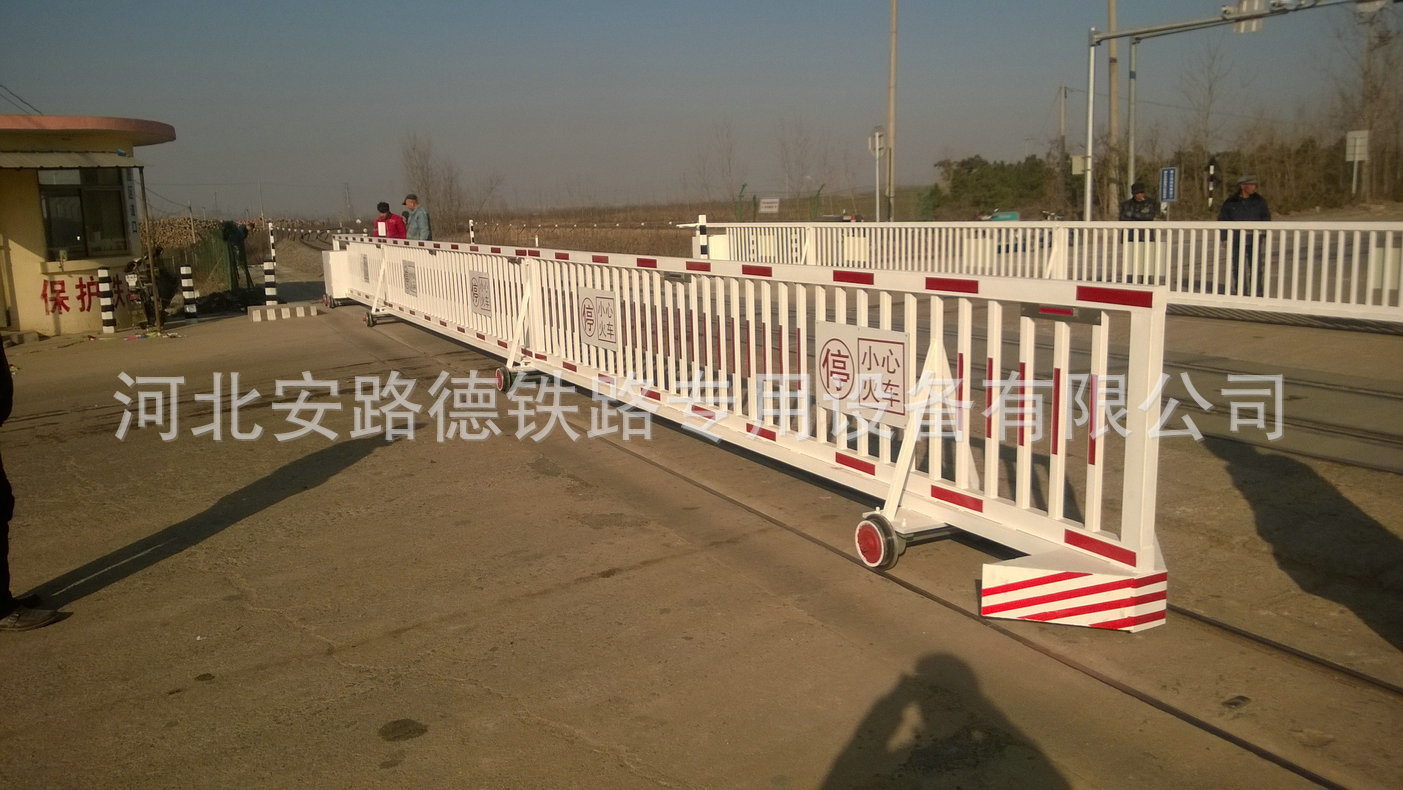 厂家生产铁路道口伸缩栏门 铁路道口电动栏门 河北铁路道口栏门-阿里巴巴