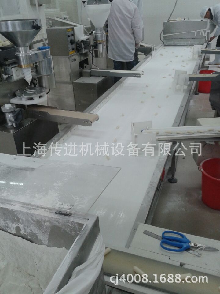 供应白色食品PU输送机 挡板传送带输送带 流水线爬坡传输机