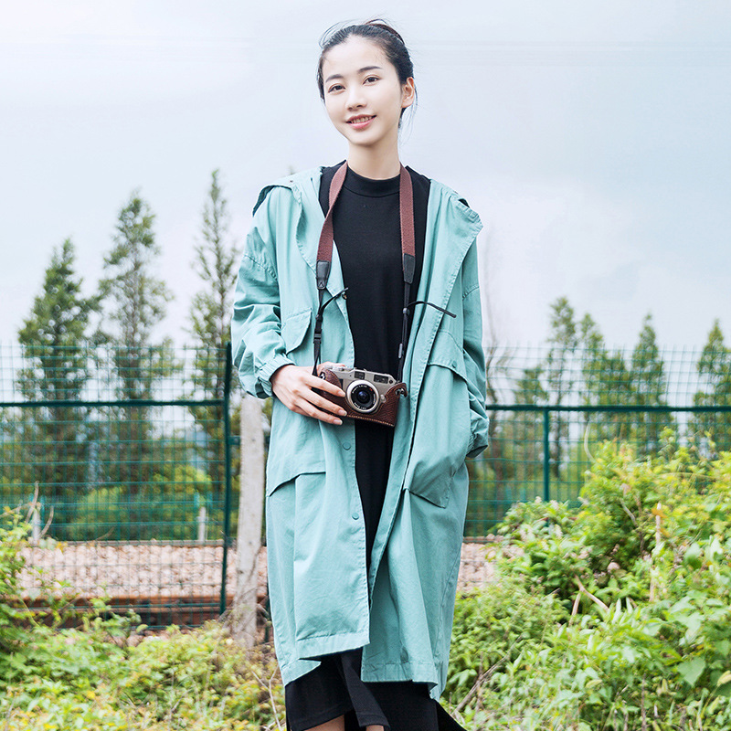 春季新款寬松複古文藝範兒中長款風衣純色連帽開衫外套女