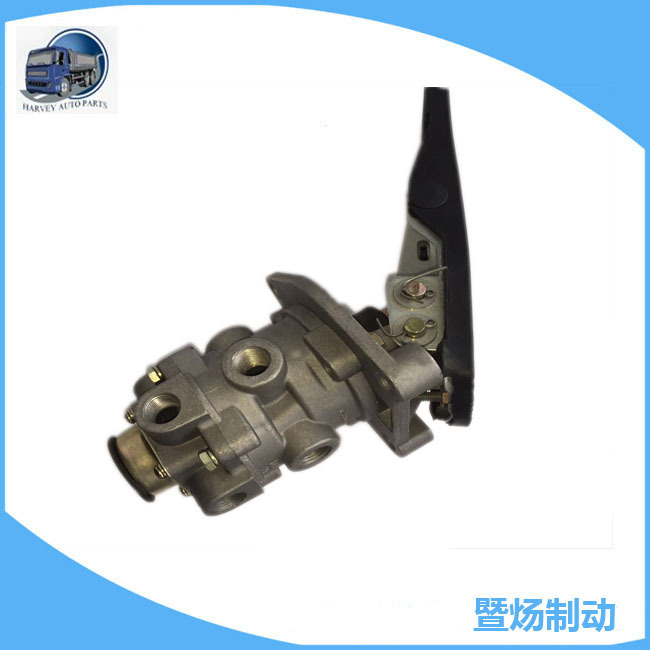 Accesorios de montaje de la bomba de freno de camiones pesados freno cilindro maestro con placa