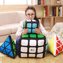 创意魔方毛绒玩具卡通方块靠垫三角形抱枕儿童玩偶异性抱枕定做