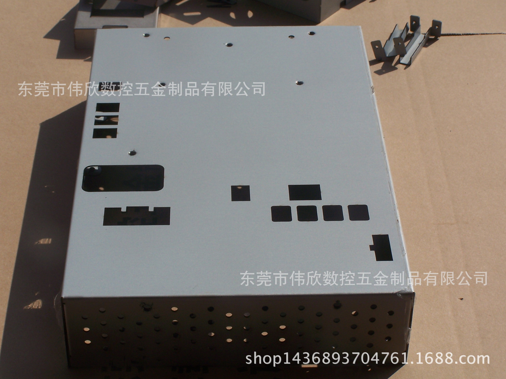 提供镭射加工、钣金件激光切割、折弯、焊接成型