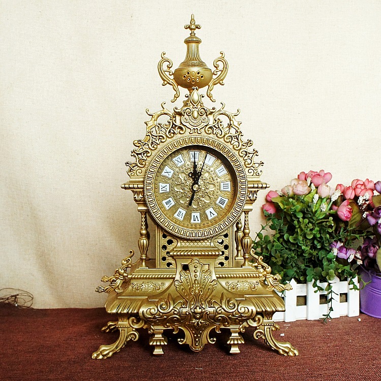 Alloy Table Clock With Fine Workmanship,Royal Gift Metal Decoration,Rich Creative Ornament SMZ1902