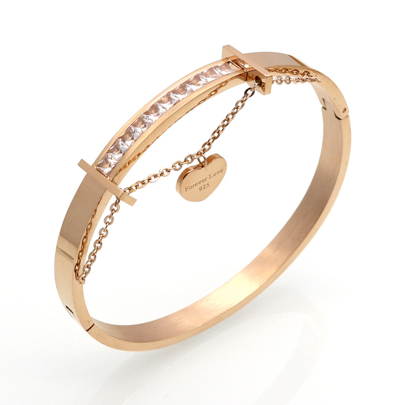 304 Stainless Steel Material Vacuum Plating Real Gold Plated 18K Gold Heart Shape 304 Stainless Steel Titanium Steel Fashion Waterproof Non Tarnish 304 Stainless Steel Bangle