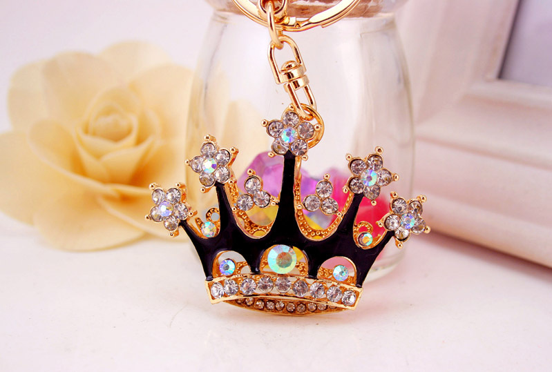 32g Weight Alloy, Metal Material Crown Pattern Unisex Gender Purple, Red, Black Color Creative Diamond Crown Crystal Car Keychain 8