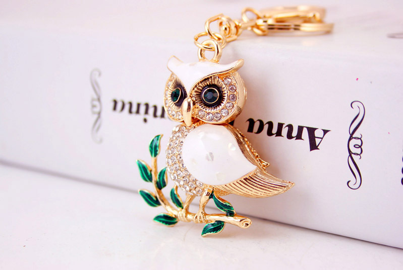 34g Weight Alloy, Metal Material Owl Pattern Unisex Gender White Color Dripping Oil White Shell Owl Car Keychain 2