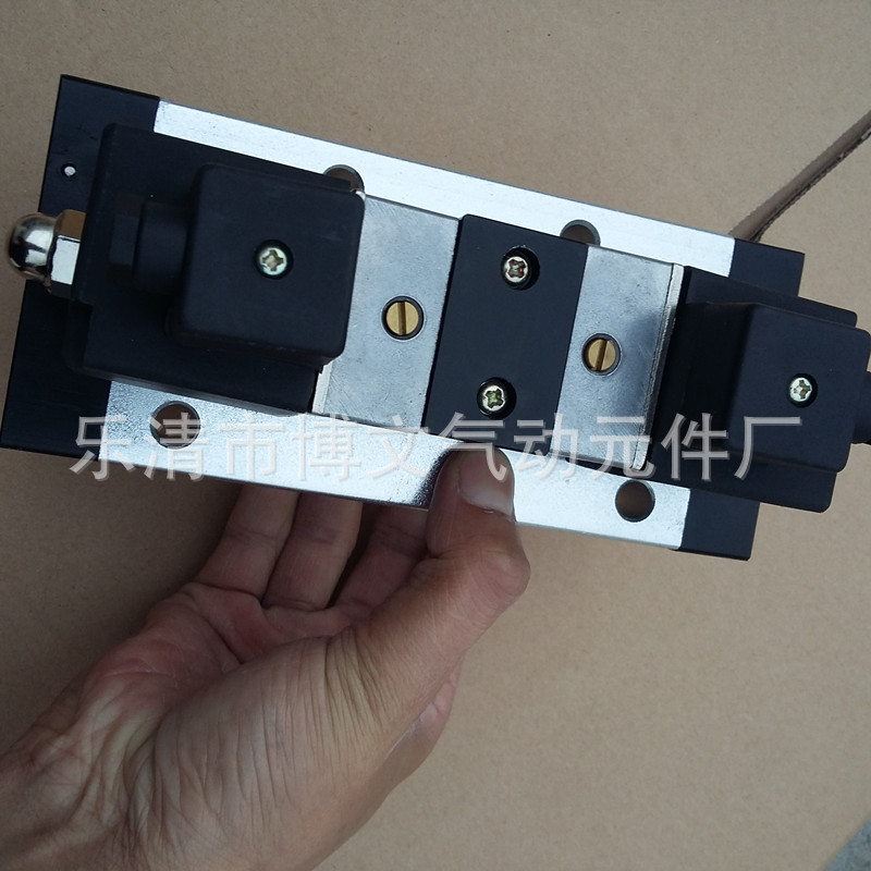三位五通电控换向阀Q35D2C-L25 带底DN25螺纹1寸