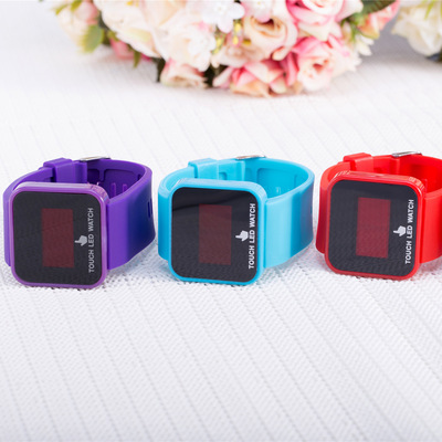 正品韩版学生方形led儿童手表 男孩多功能时尚运动硅胶电子表批发