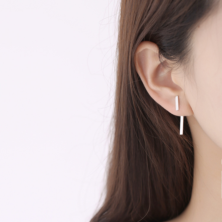 Minimalist Back-Hanging Earrings 1