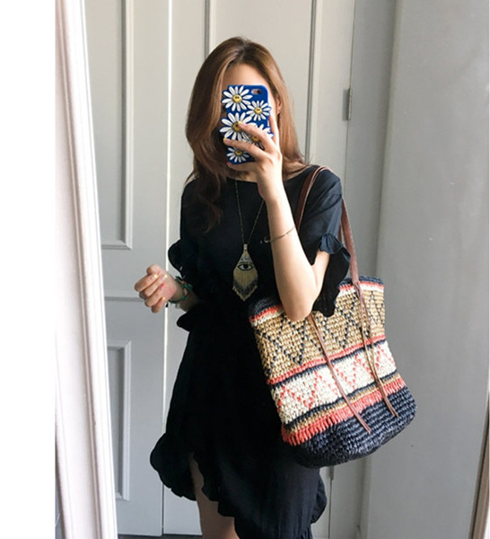 the republic of korea new pattern Straw bag tassels manual weave Beach Bag Handbag The single shoulder bag Female bag
