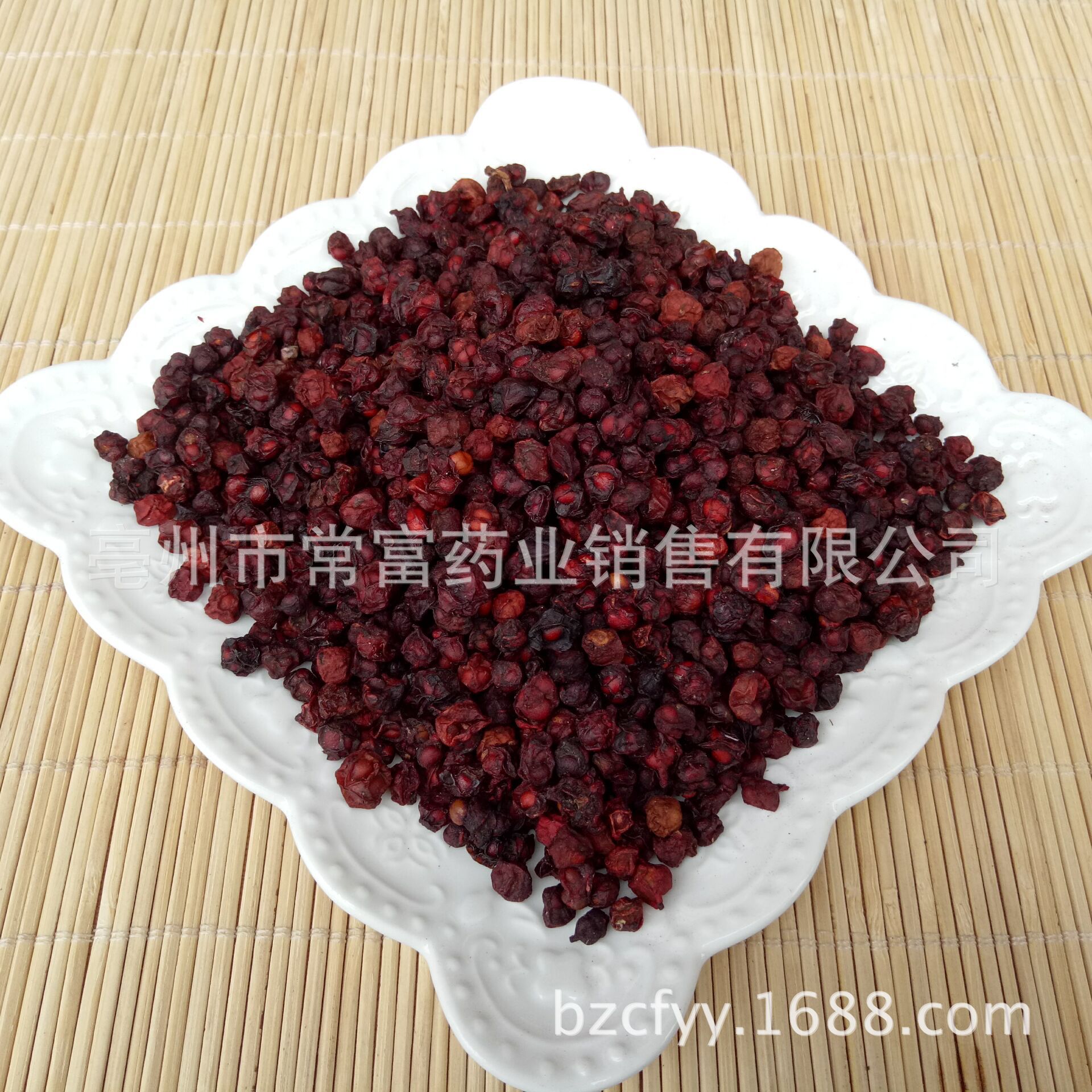 Liao Wu Wei Zi Schisandra Berries Dried Wu Wei Zi 500g Traditional Herbal Tea and Decoction Ingredient key features