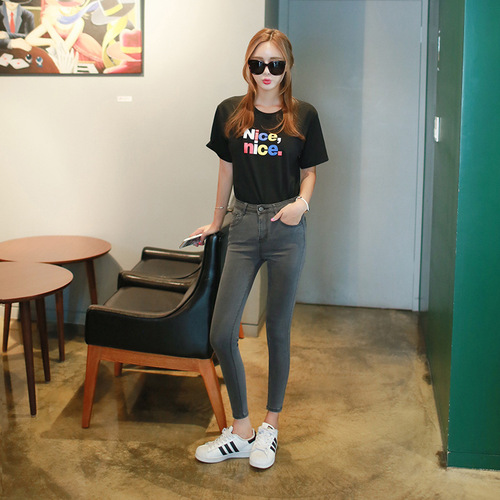 High-waisted denim pants for women: Fleece-lined skinny jeans, pencil-style trousers—versatile, stretchy, figure-flattering, and perfect for fall and winter.