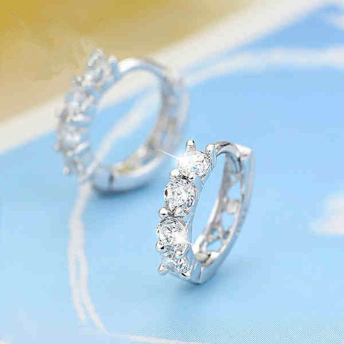 Hole Heart Earrings for Women - Single Row Diamond Circle Zirconia Stud Earrings - Elegant and Chilled Style High-end Earrings