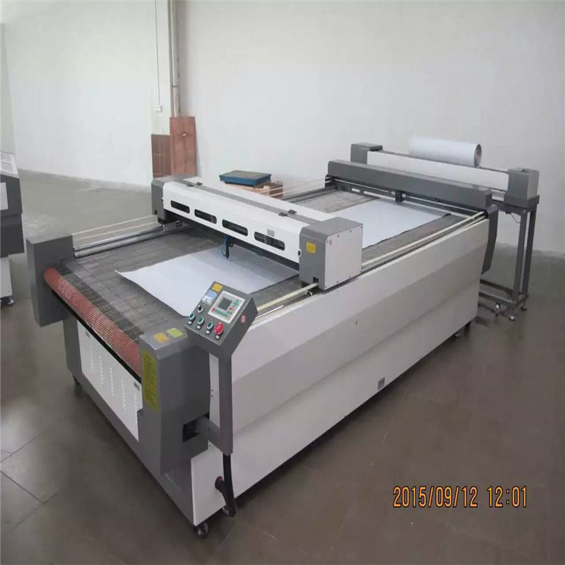 2891131561_144102563