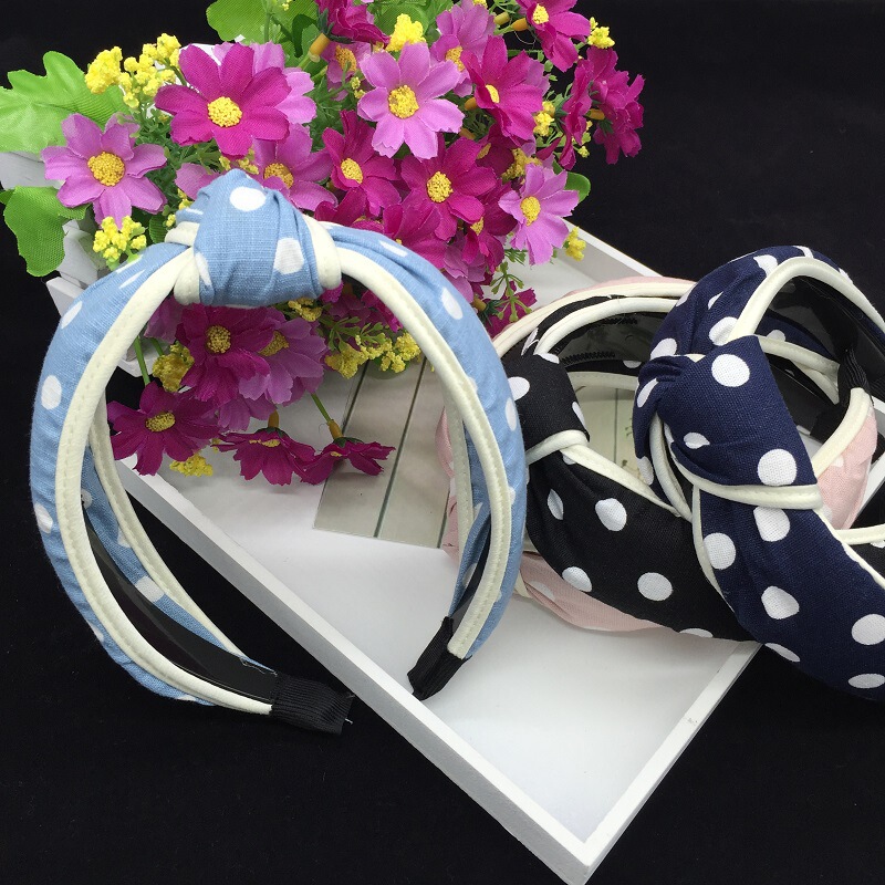 Korean version of simple Joker fabric headband hair accessories wholesale vivi retro middle knot wave point wide side pressure hair band