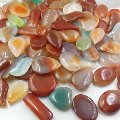 Jade wholesale wholesale Natural jade agate agate jade Small pendants Drop Heart Pendant