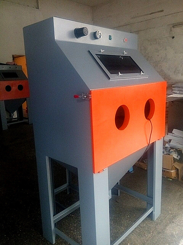 9060噴砂機(jī)側(cè)面_副本