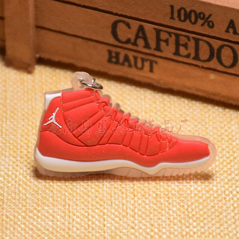 Брелок (Air Jordan) миниатюрная кроссовка Jordan 11, мягкий PVC, 6×3.5 см, легкая коллекционная вещь