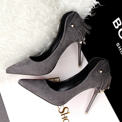 2586-8 European and American fashion sexy show thin retro frosted tassel rivet thin shallow mouth pointed women's shoes 