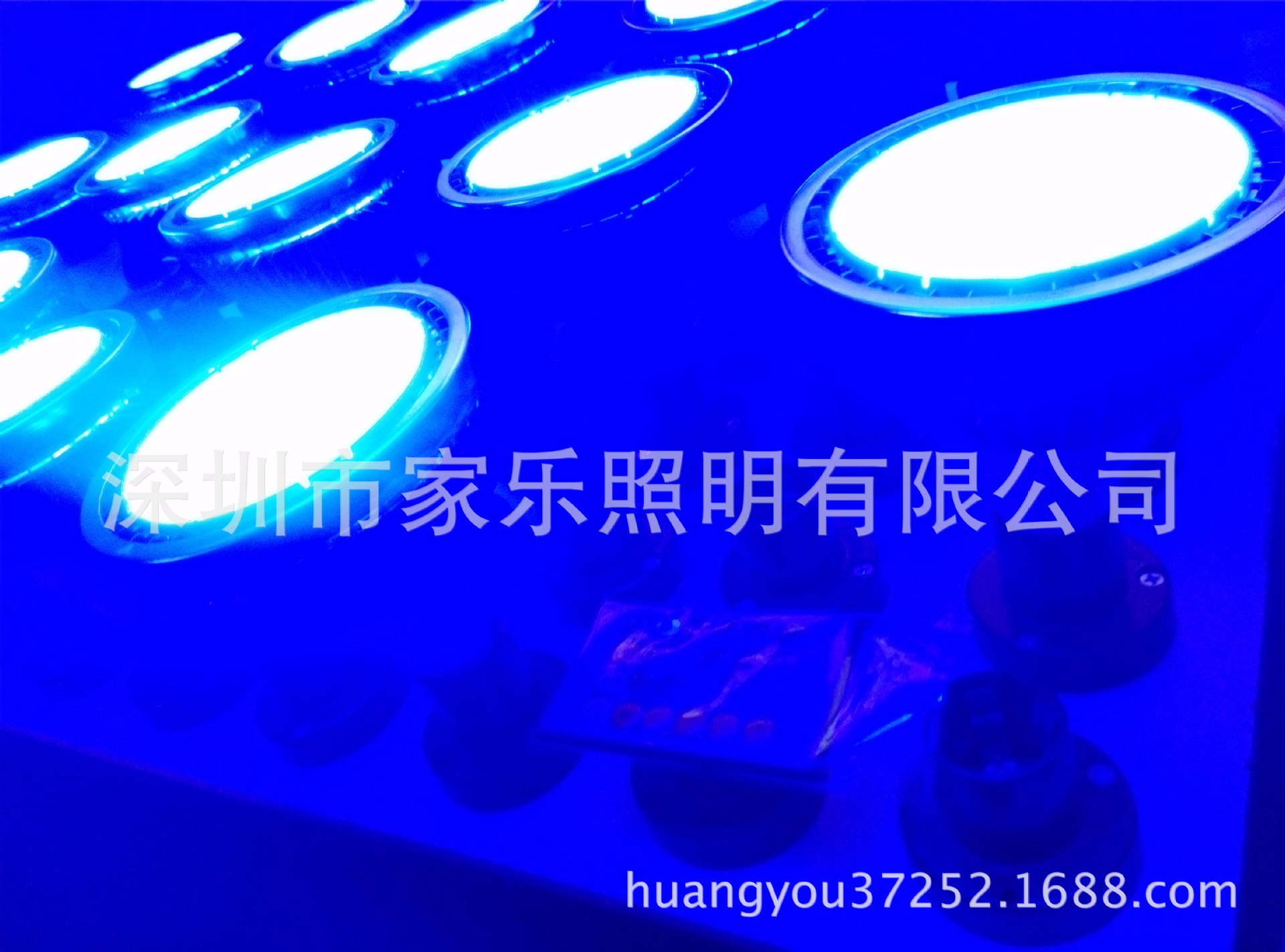 帕灯可调光_led可调光鳍片par38rgb18w--30w