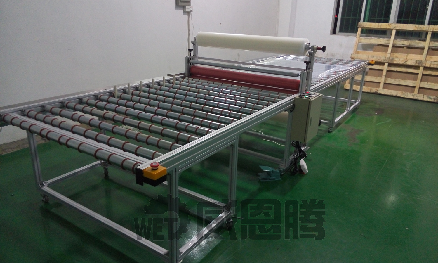 亚加力自动贴膜机