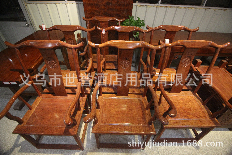 2832877924_1898992997